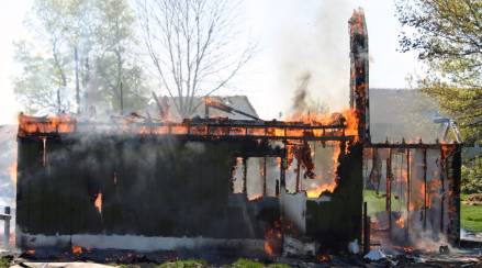 Casa ardiendo